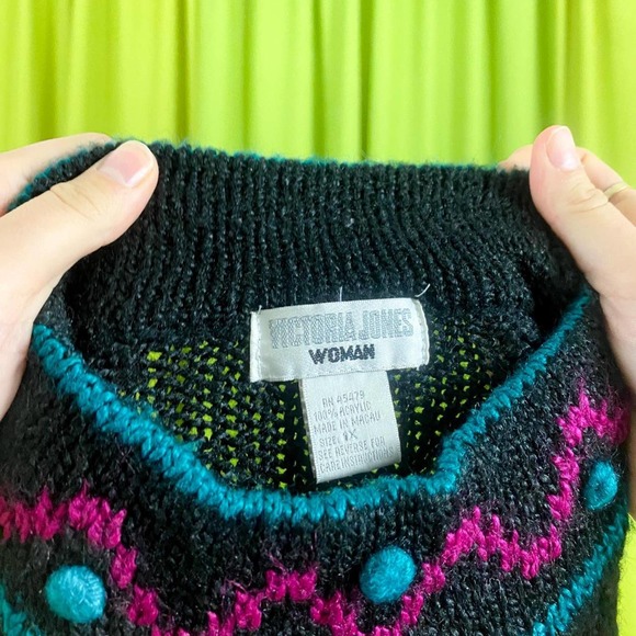 90s Vintage Black Purple and Teal Abstract Print Knit Turtleneck Sweater - Picture 5 of 5